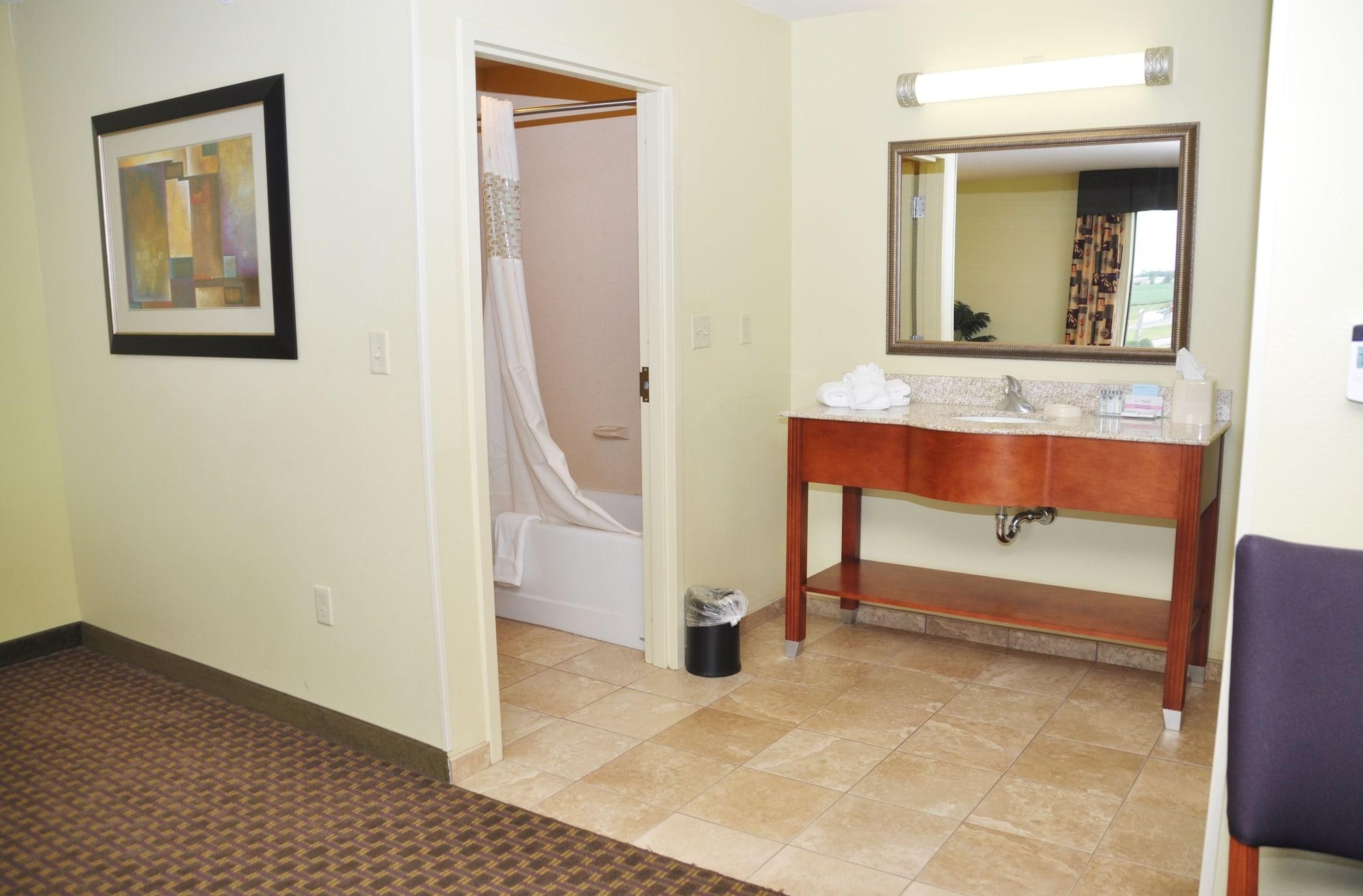 Hampton Inn Macomb Exterior photo