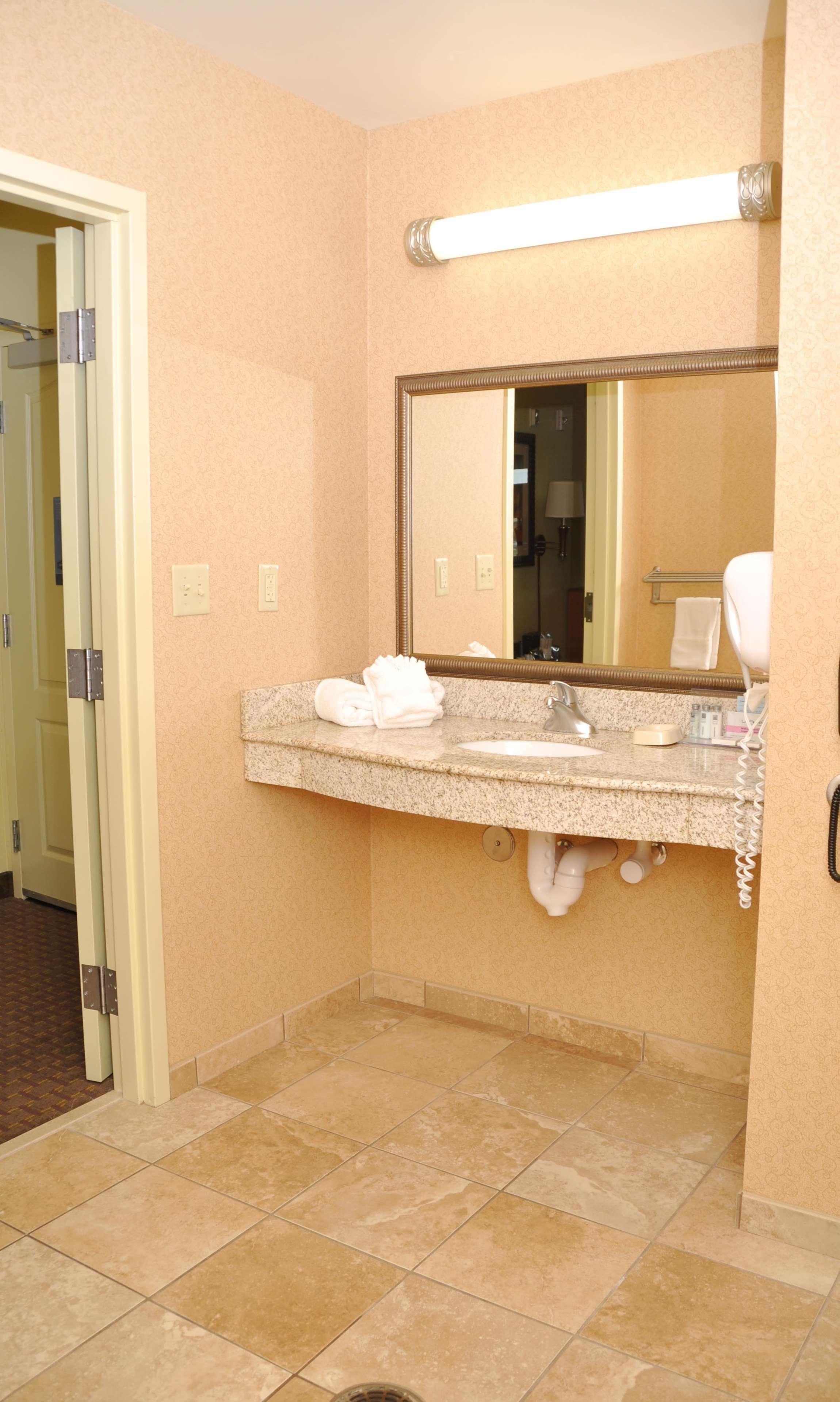 Hampton Inn Macomb Exterior photo