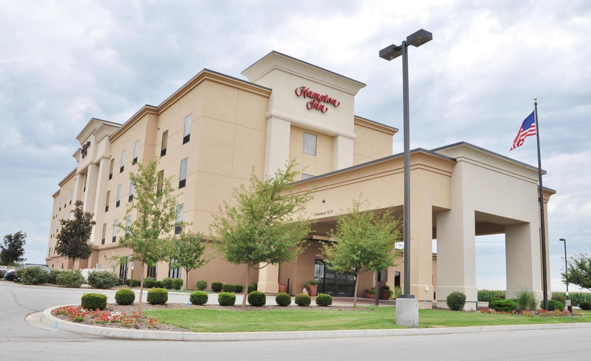 Hampton Inn Macomb Exterior photo