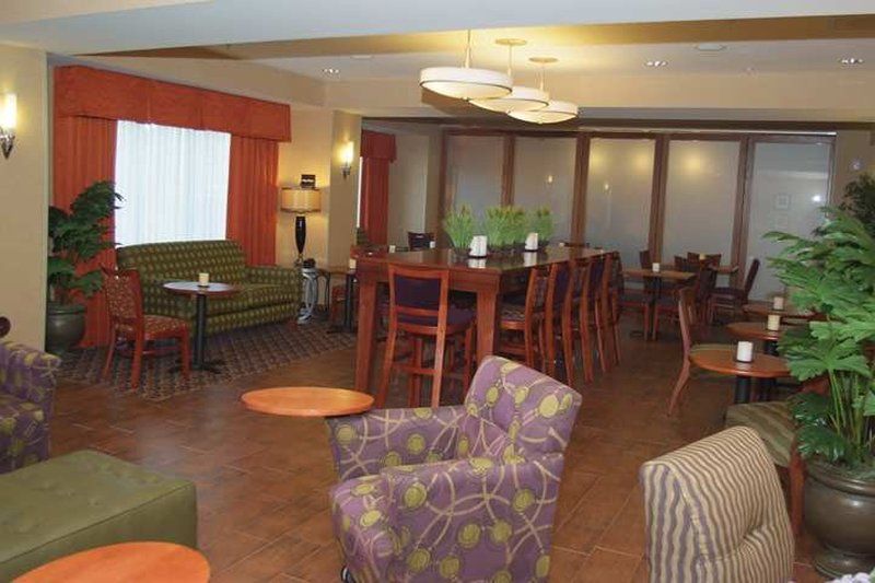 Hampton Inn Macomb Restaurant photo